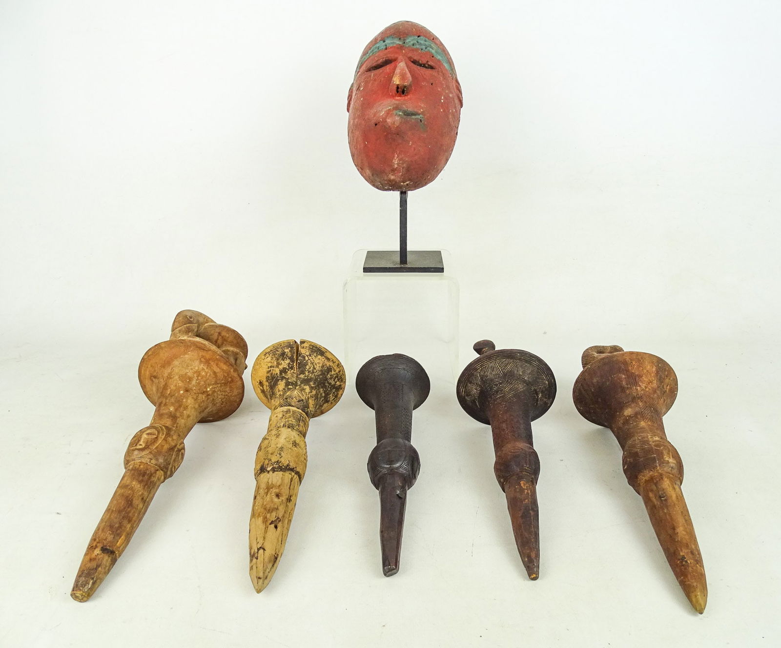 Ethnic Carving Collection: Ethnic carving collection including: Asante Baule 13" bird and turtle, 12" preening bird, 11" animal, 11" bird, 10" bird, mask on stand.