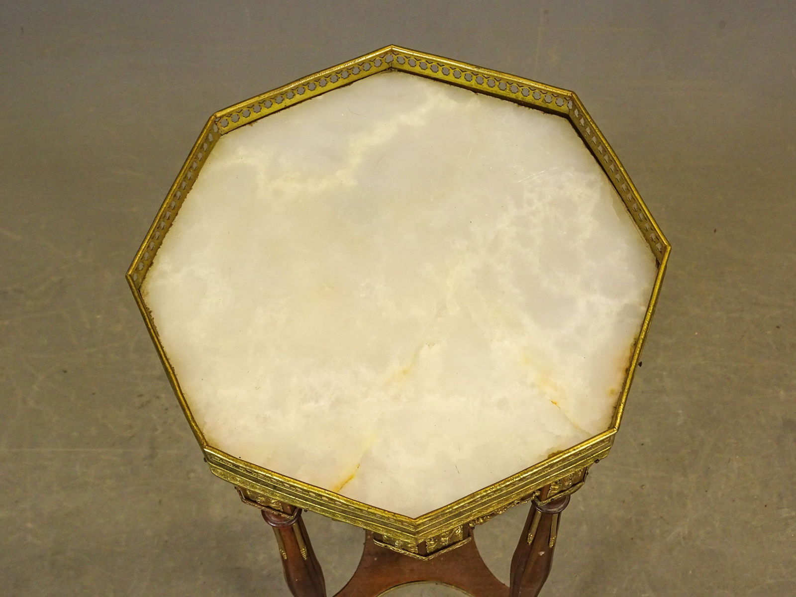 French Style Stand - 4