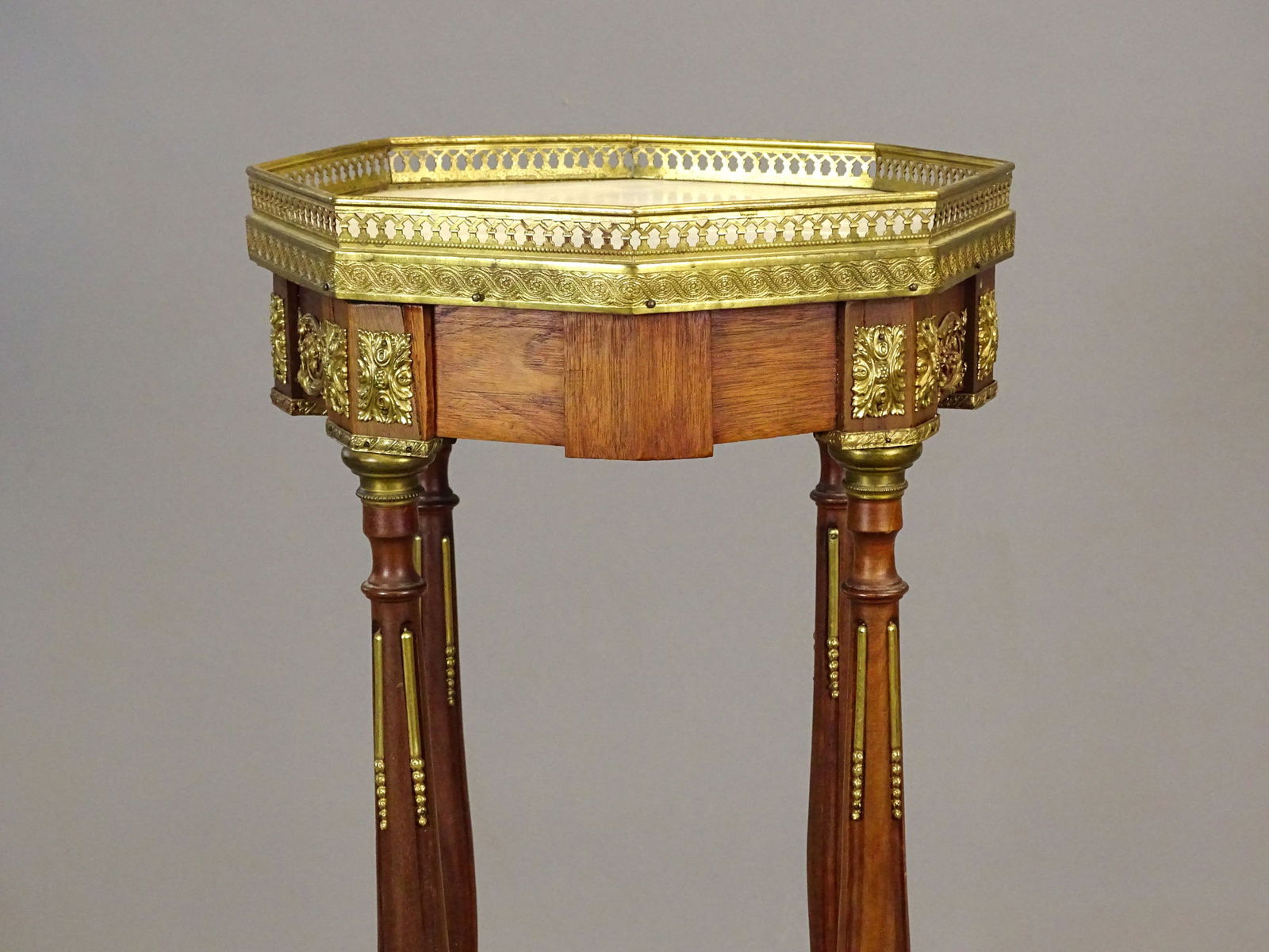 French Style Stand - 6