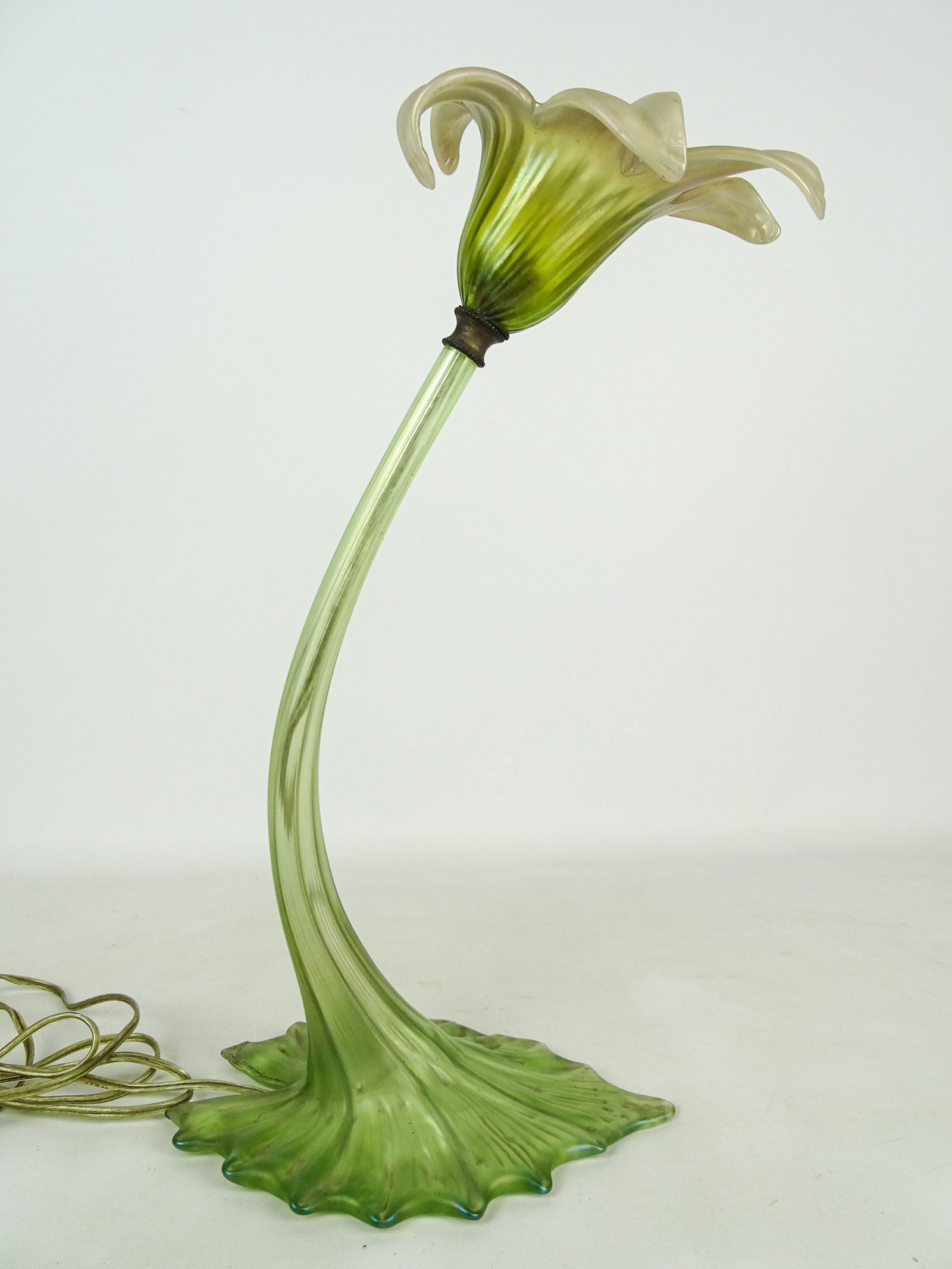 Art Glass Table Lamp: Art Nouveau period Art glass table lamp with floral shade. 19" Ht..