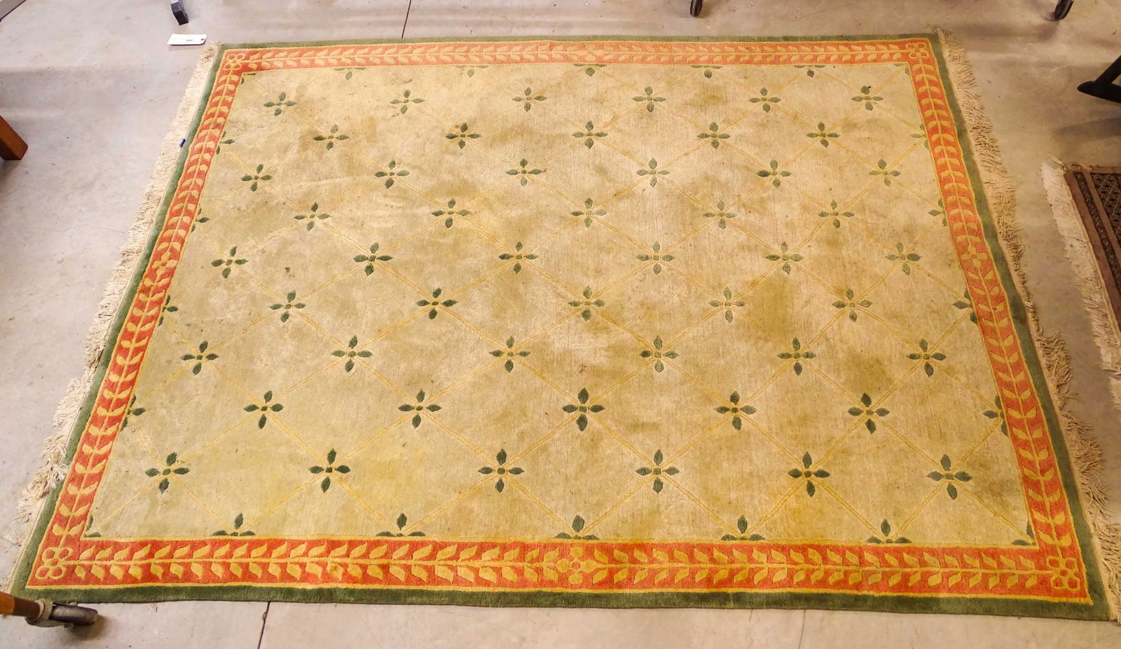 Oriental Rug: Oriental rug. 67" x 94".