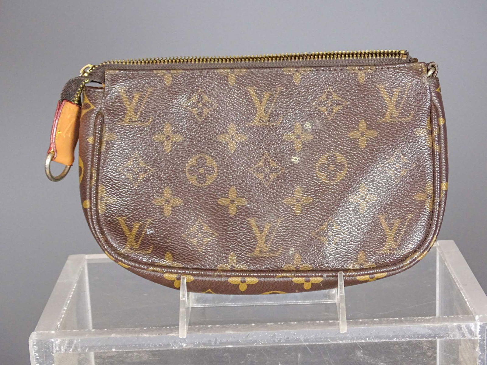 Louis Vuitton Style Lot - 5