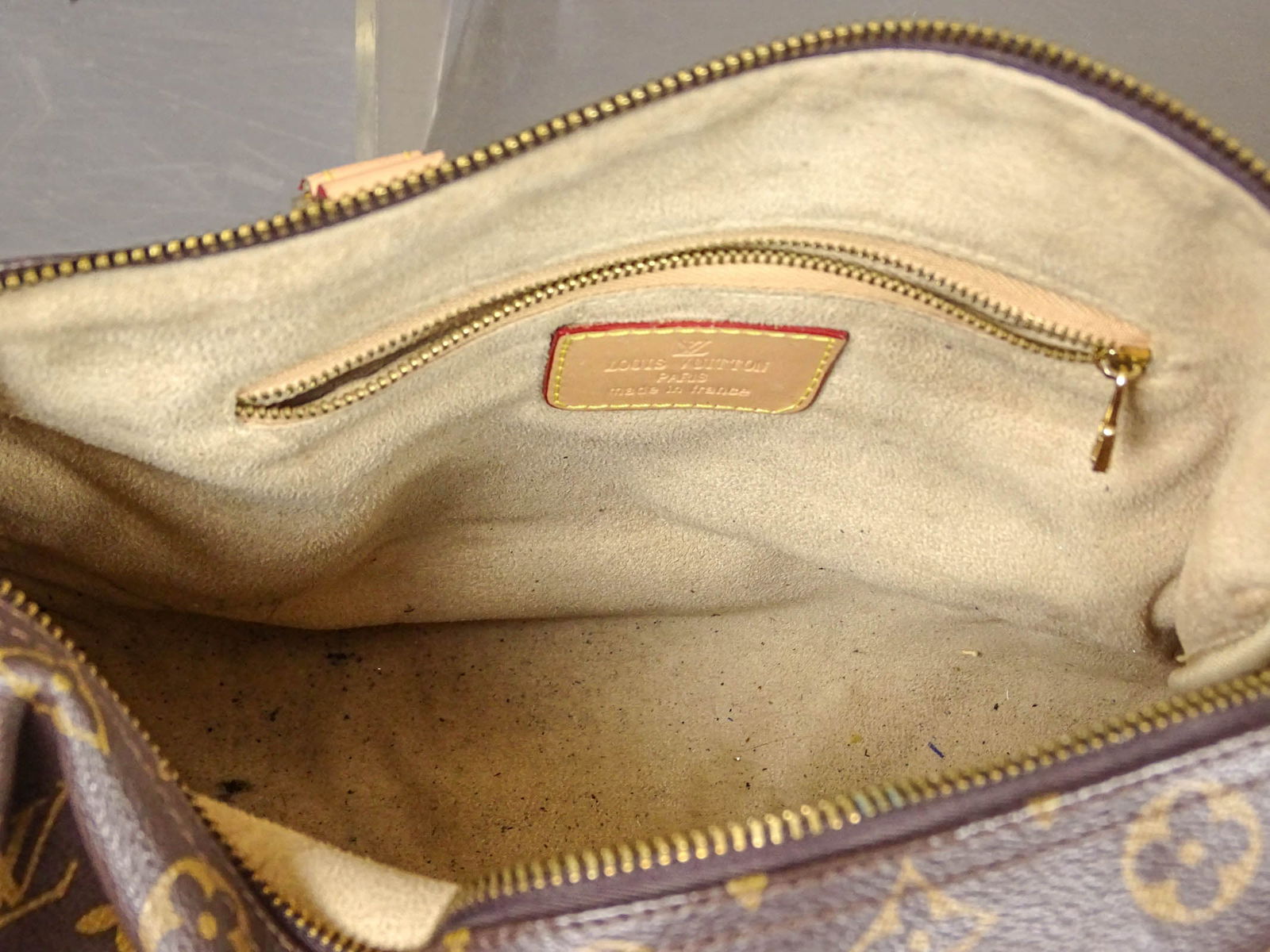 Louis Vuitton Style Lot - 9