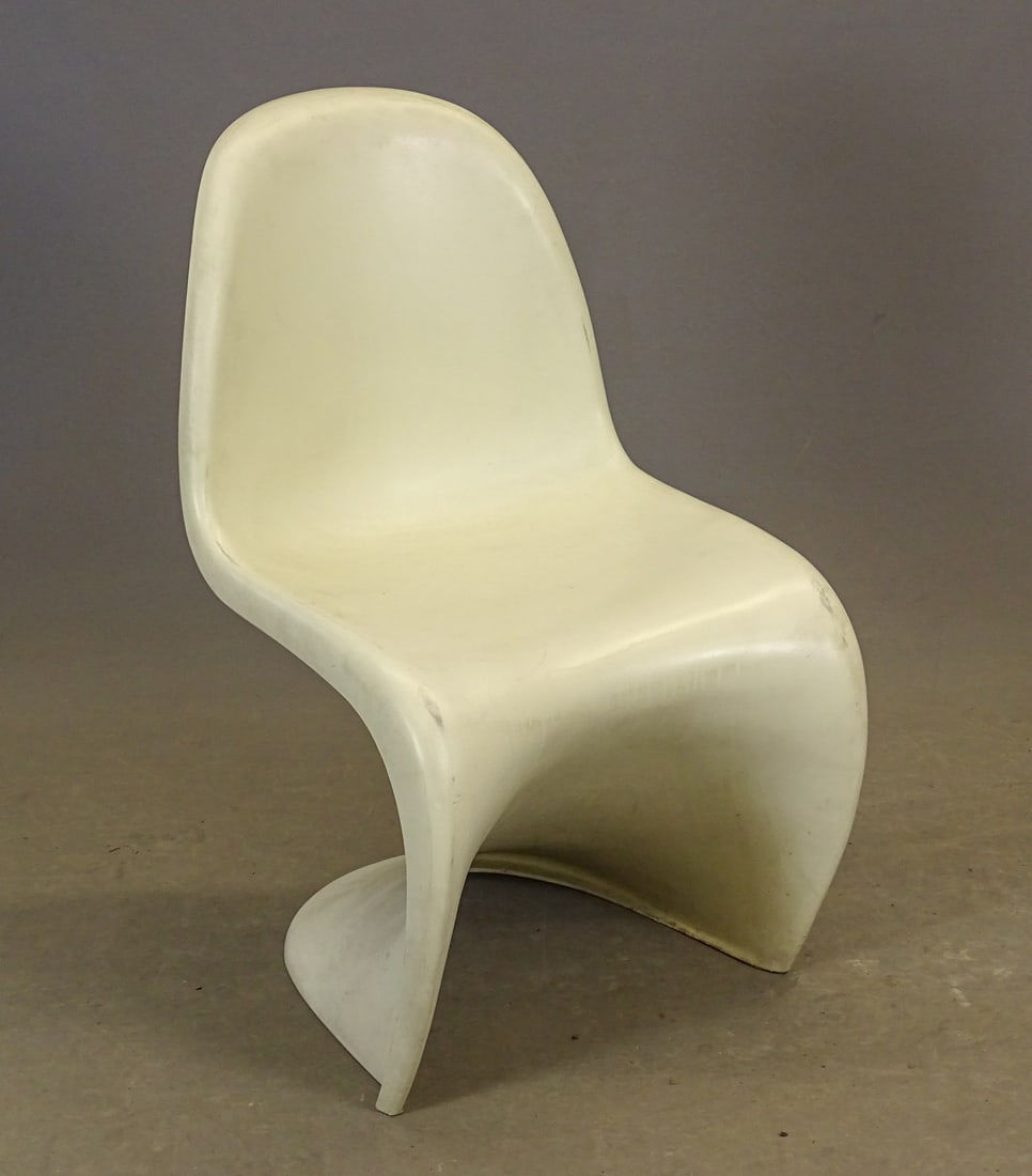 Verner Panton Chair: Verner Panton molded chair. 18 1/2" seat Ht., 33 1/2" Ht..