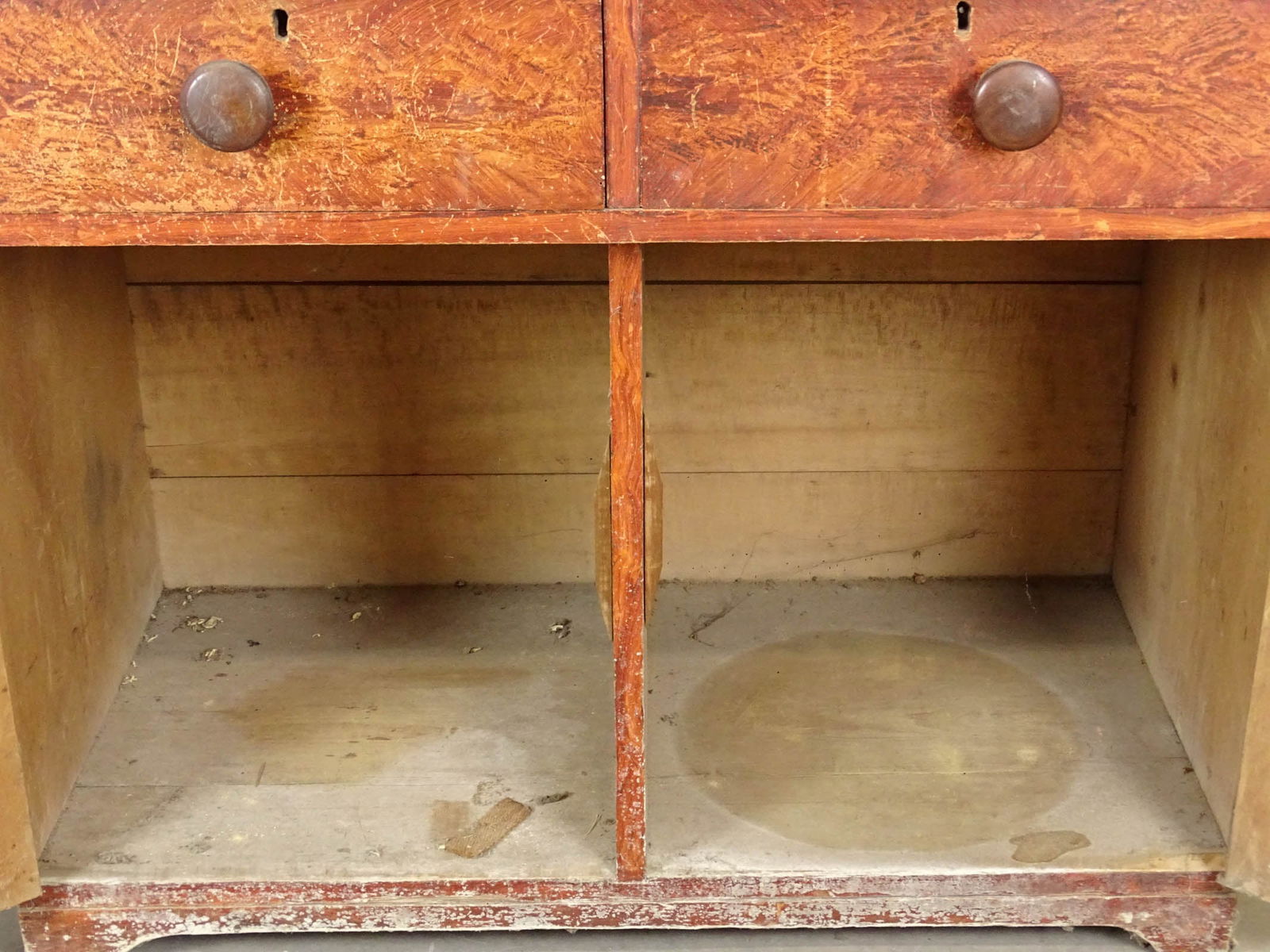 19th c. Two Drawer Drysink - 7