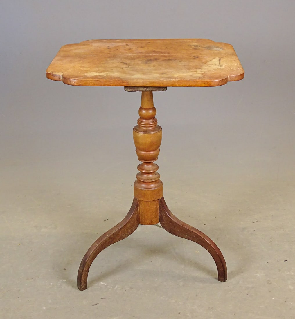 19th c. Candlestand - 4