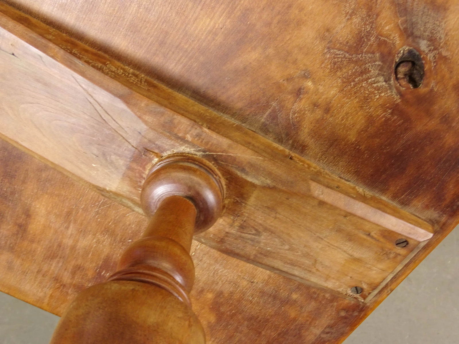 19th c. Candlestand - 5