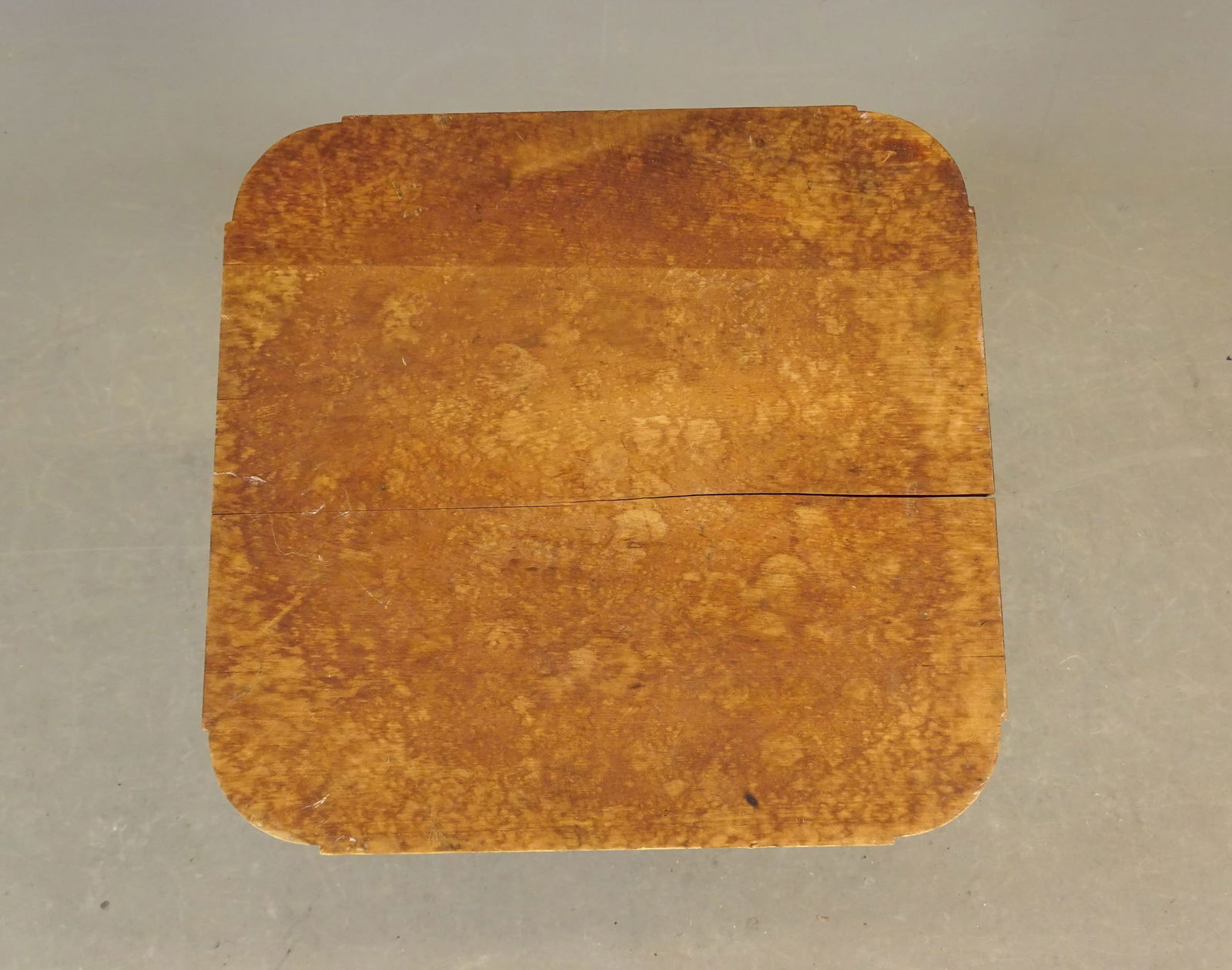 19th c. Tilt Top Candlestand - 3