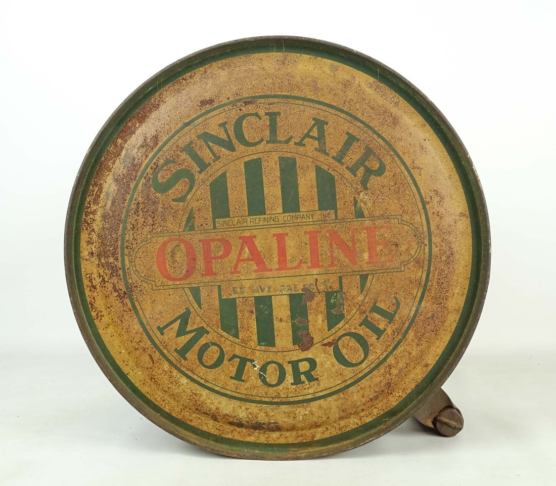 Vintage Sinclair Motor Oil Can: VIntage Sinclair Opaline Motor oil can. 14 1/2" Ht..