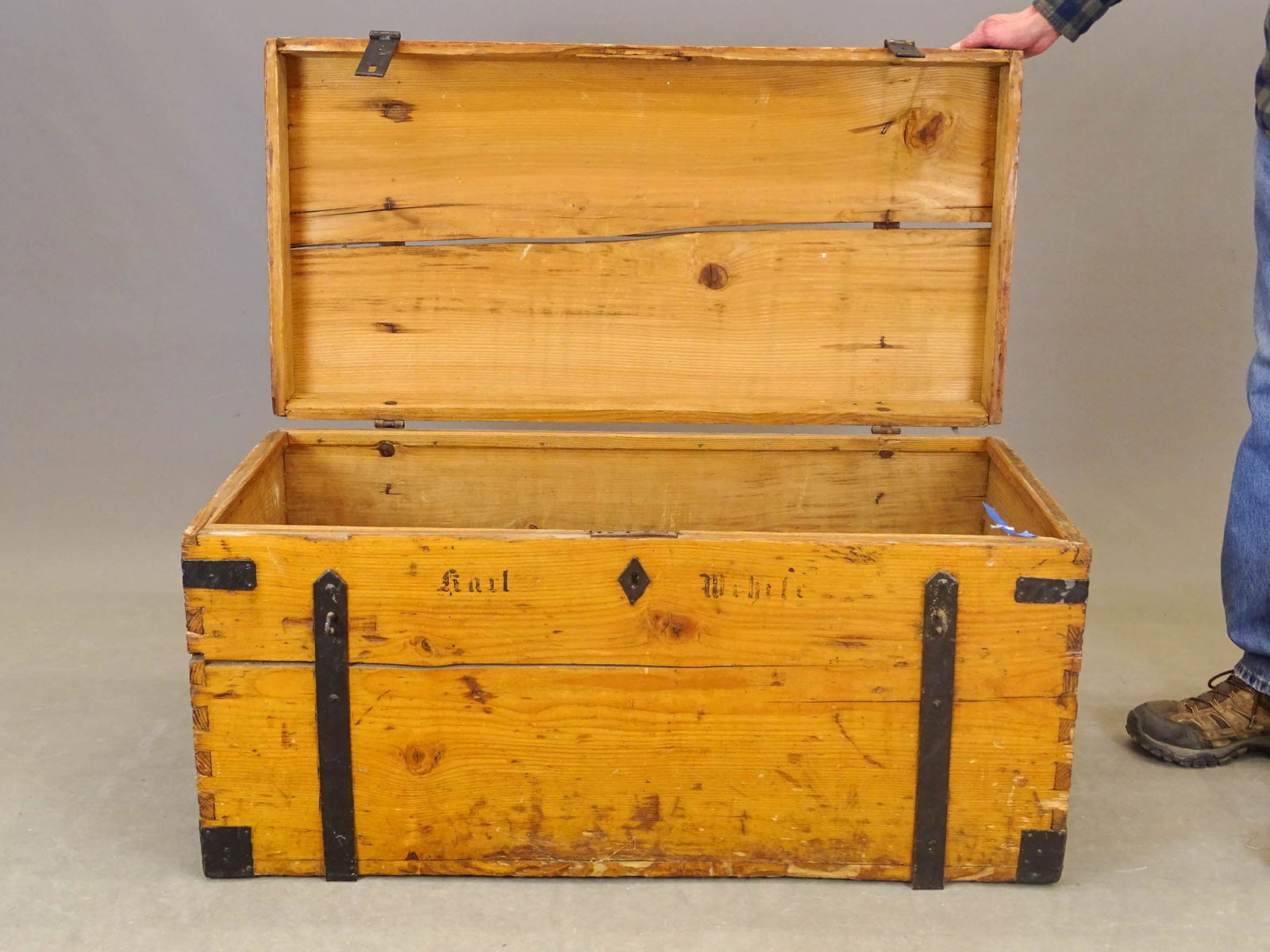 19th c. Continental Trunk - 4