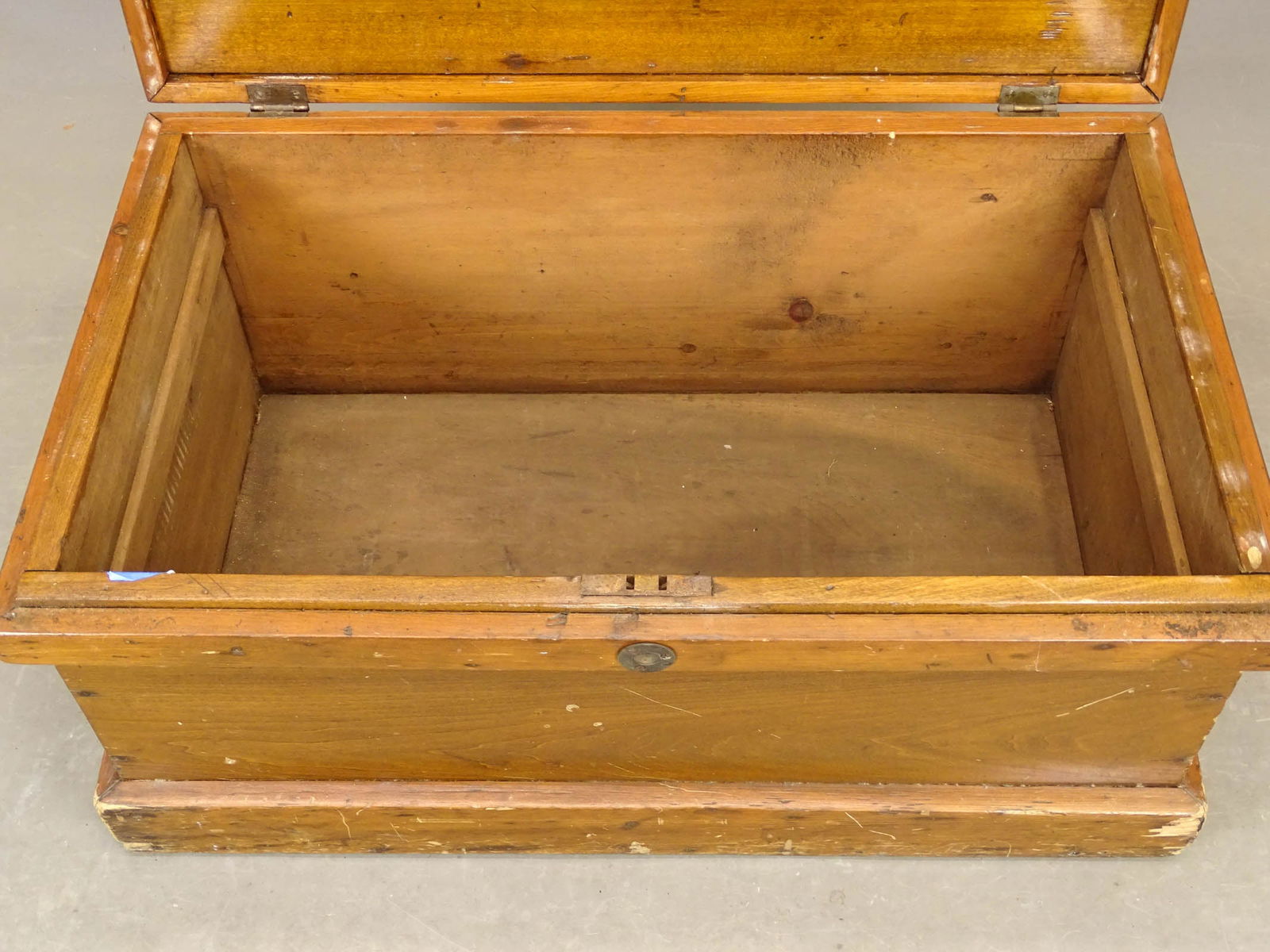 19th c. Tool Trunk - 4