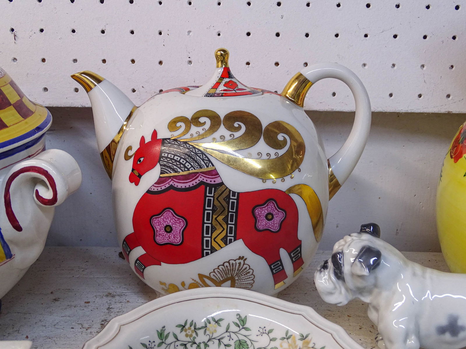 Large Porcelains Lot - 16