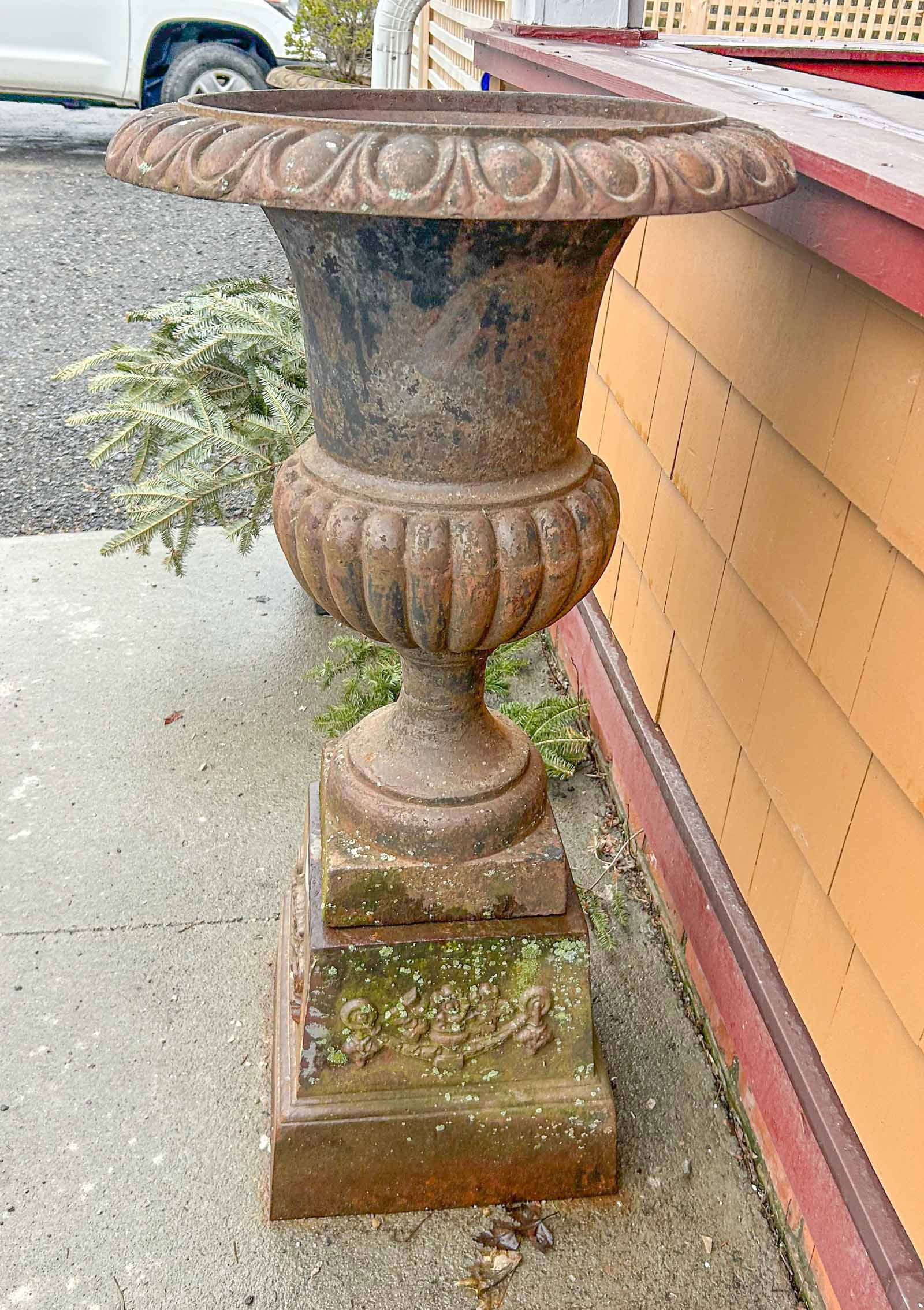 19th c. Cast Iron Urn - 5