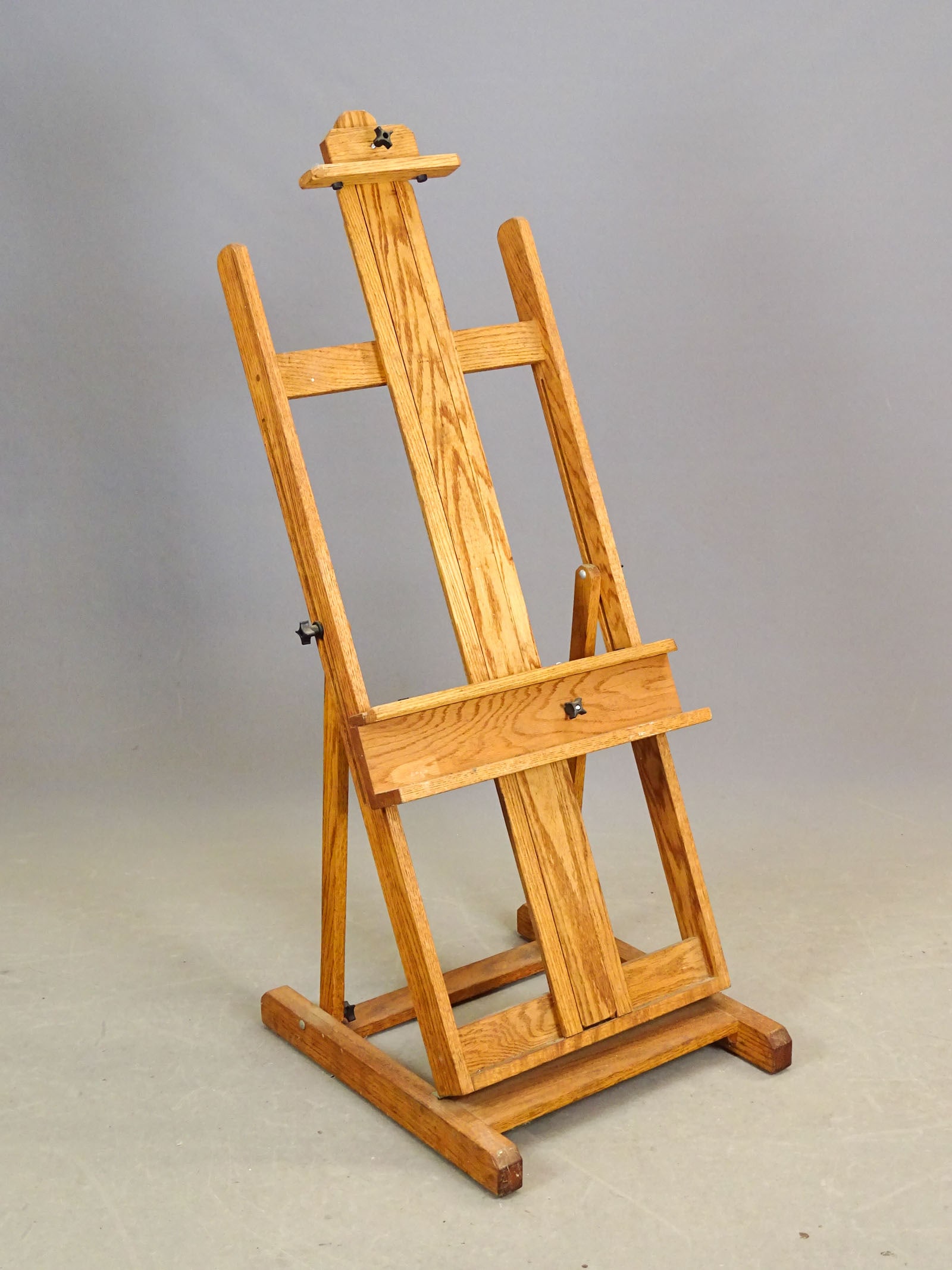Easel (1 of 5)