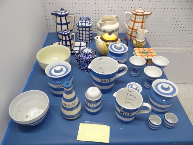 Misc. Lot: Misc. table lot English kitchenware, teapots etc.