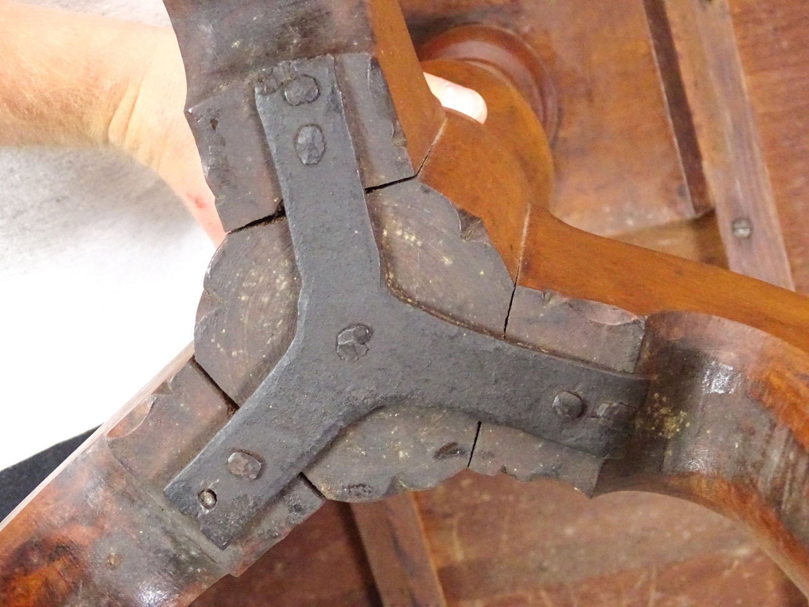 18th c. Tilt Top Stand - 6