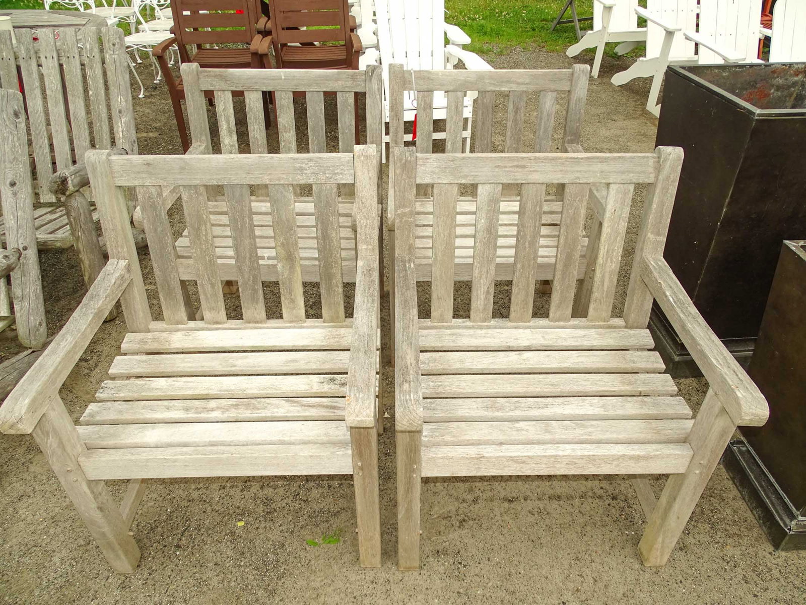 Set of (4) Teak Chairs: Set of (4) teak chairs.