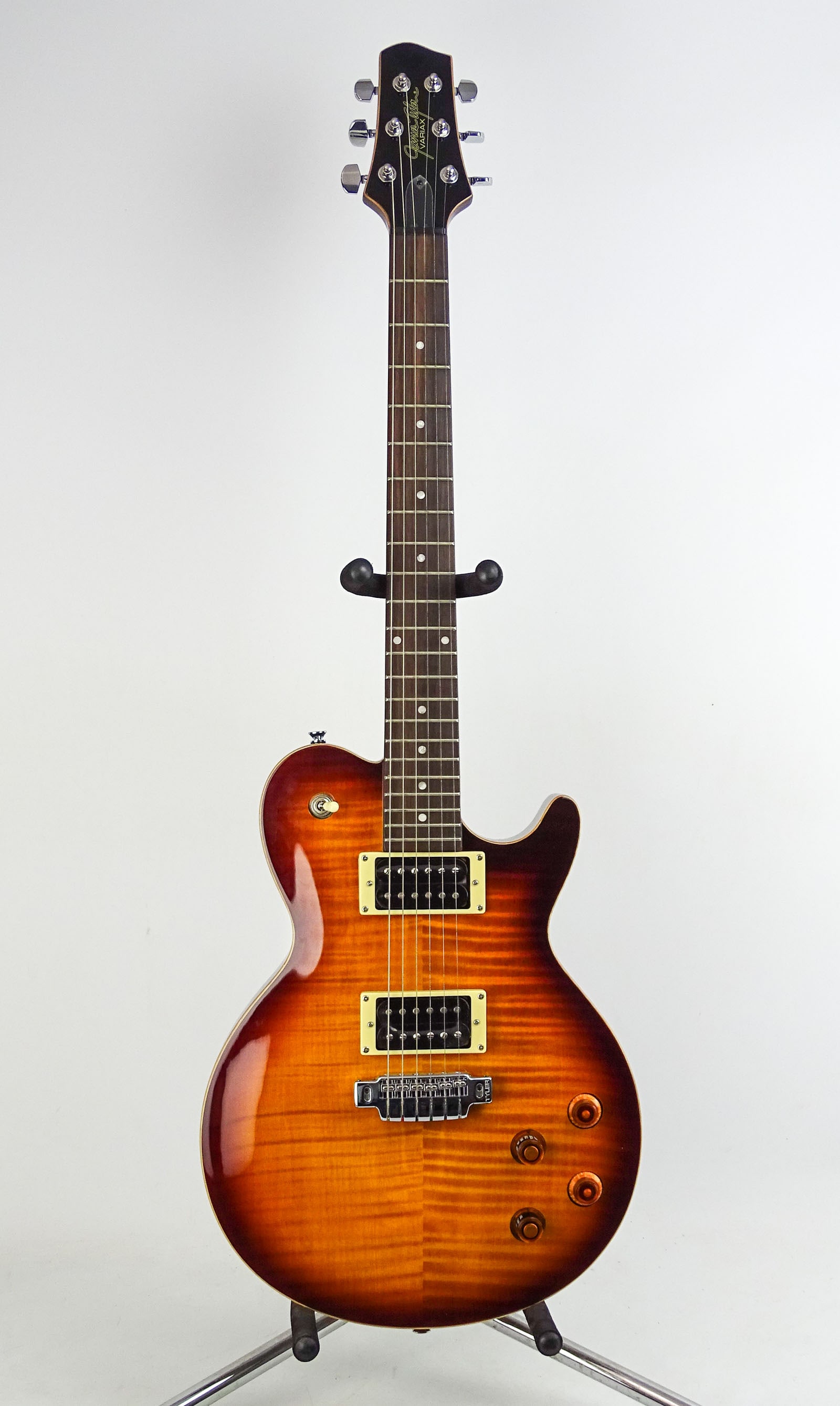 Line 6 James Tyler Variax Guitar (1 of 15)