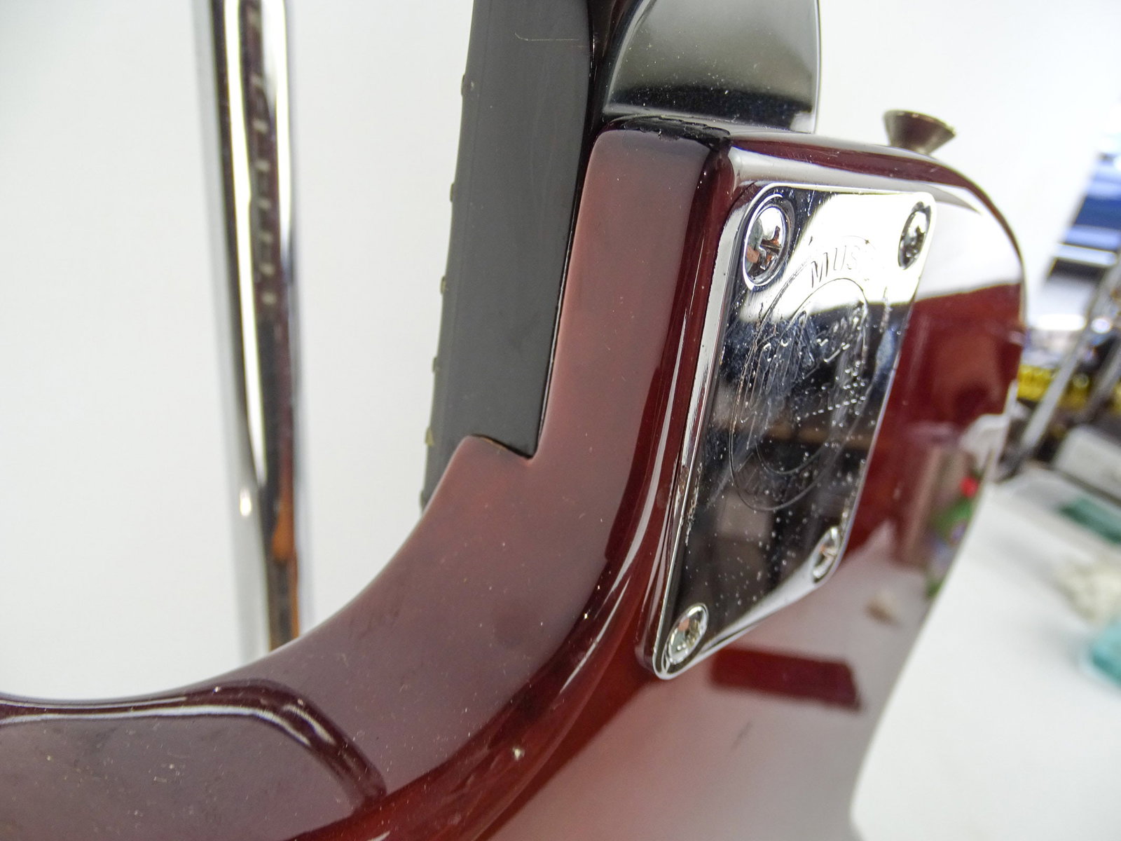 Gibson/Baldwin Guitar - 10