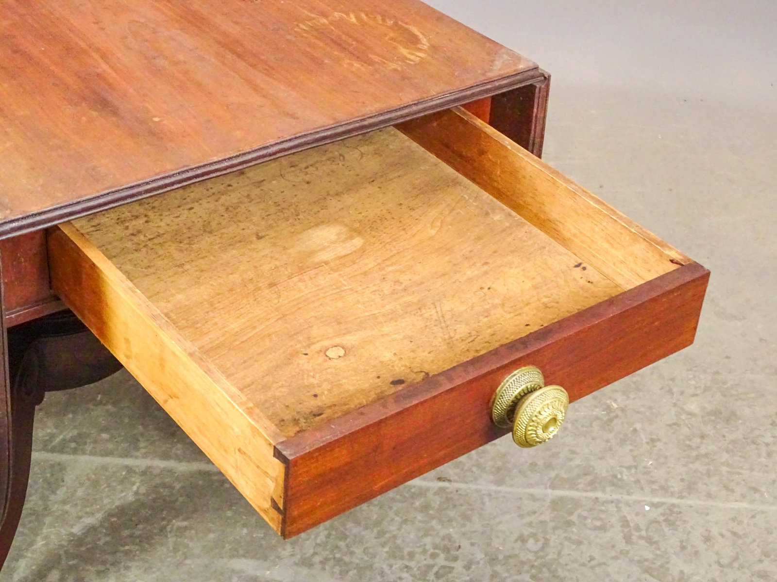 19th c. Boston Dropleaf Table - 2