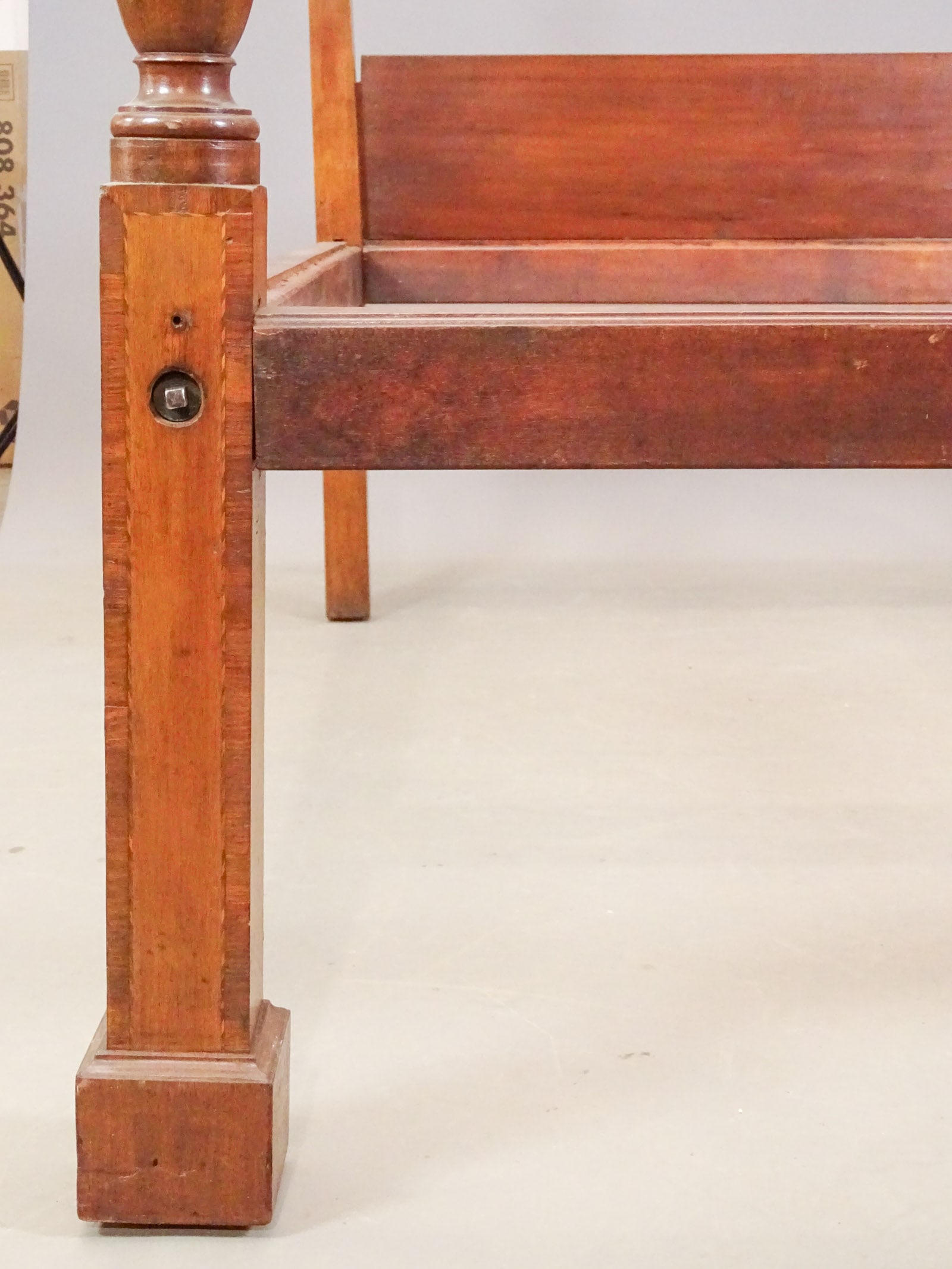 19th c. Classical Mahogany Bed - 2