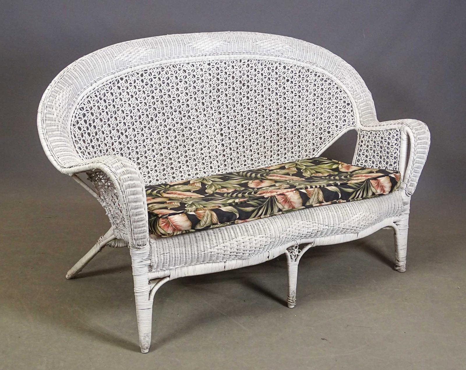 Wicker Settee (1 of 4)