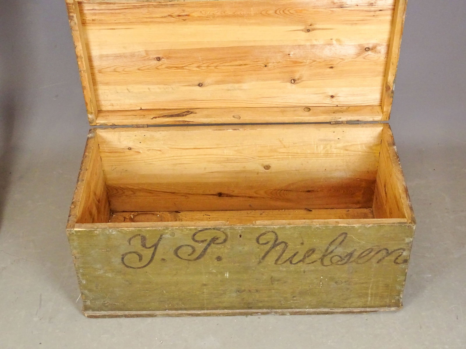 19th c. Painted Trunk - 3