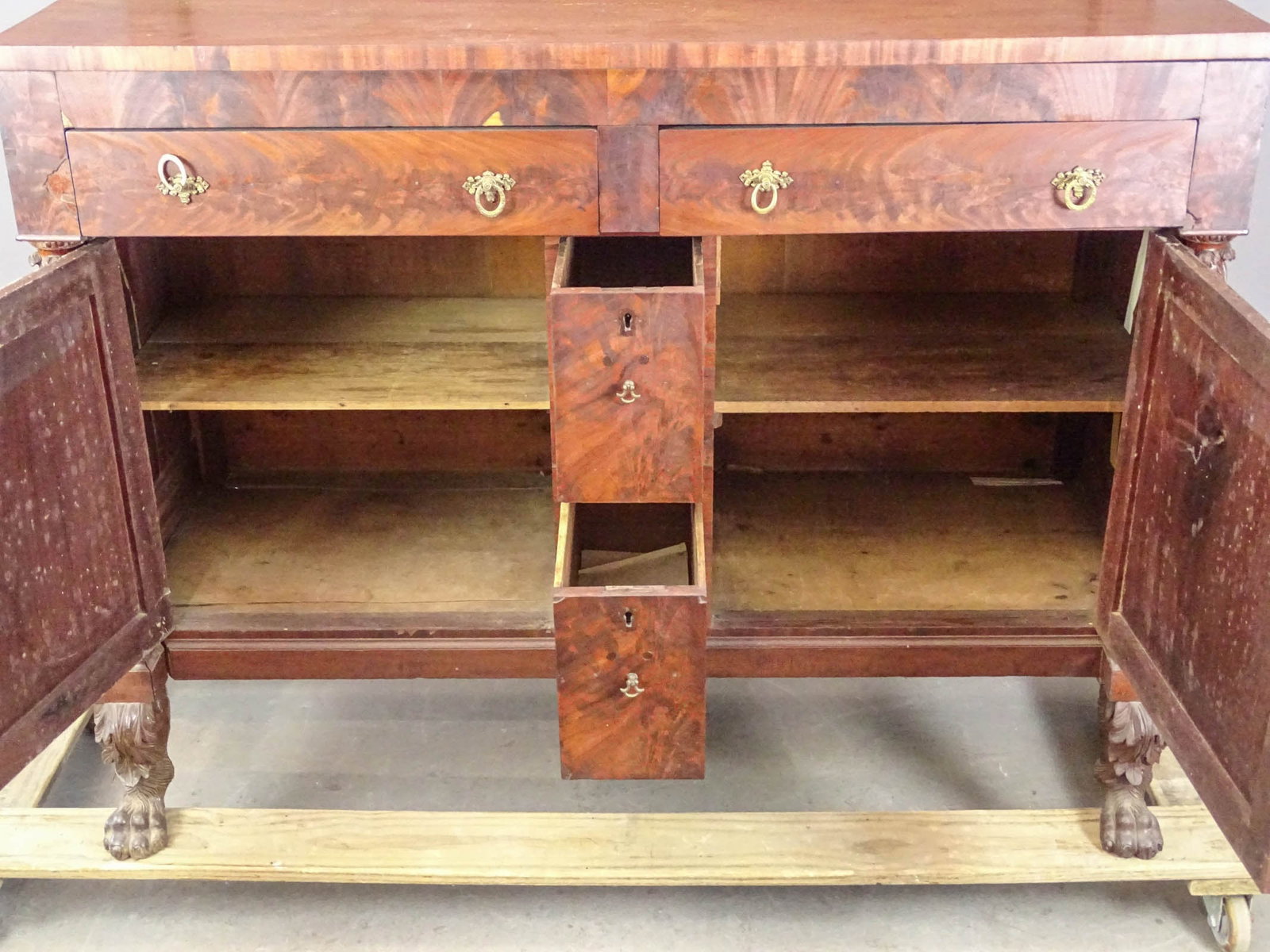 19th c. Classical New York Sideboard - 2
