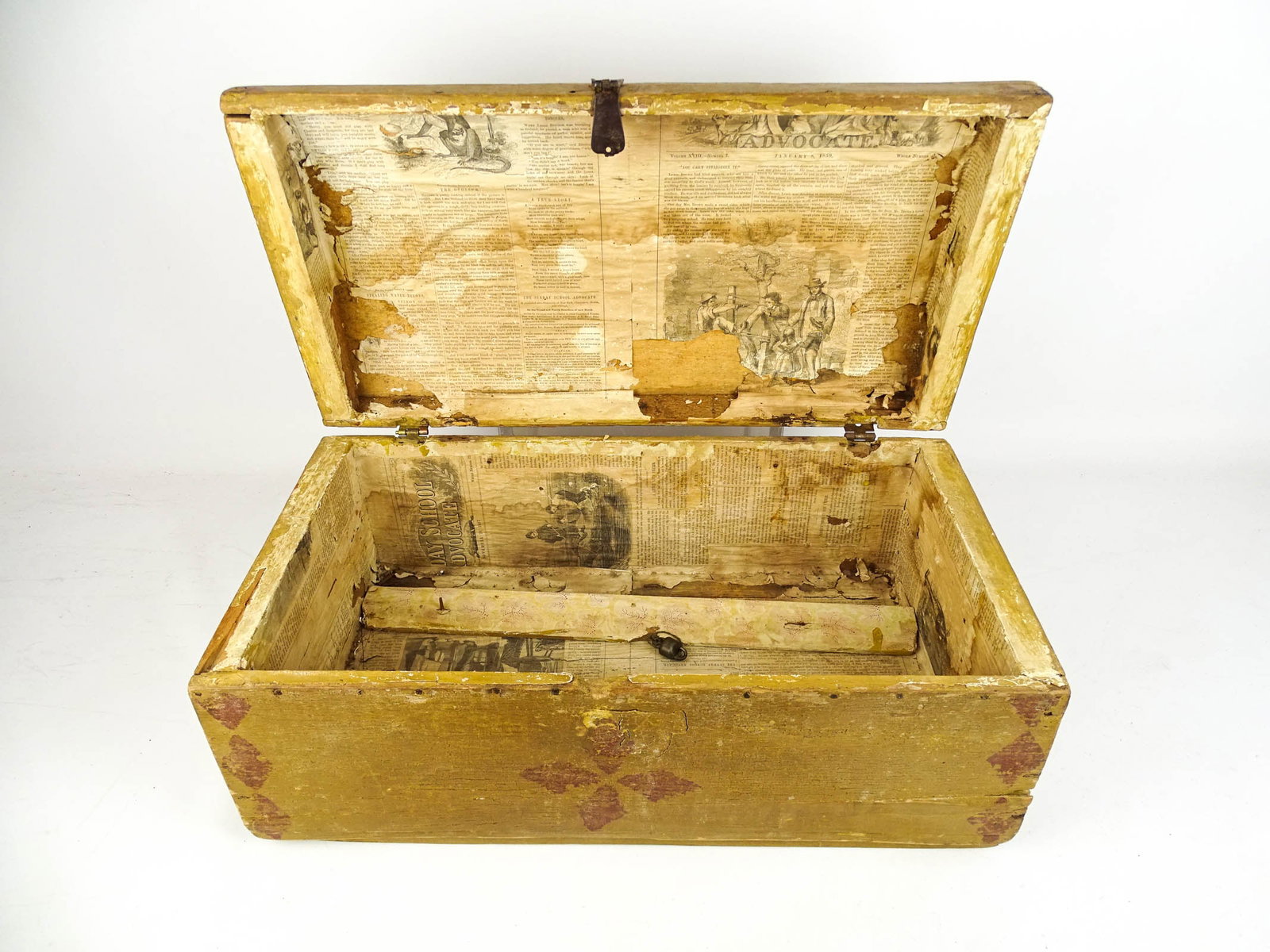 19th c. Dometop Trunk - 3