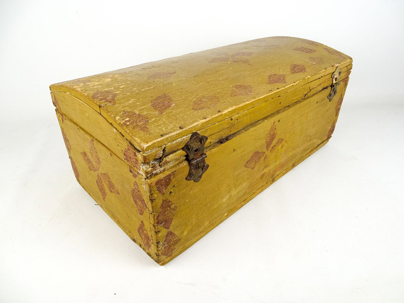 19th c. Dometop Trunk - 4