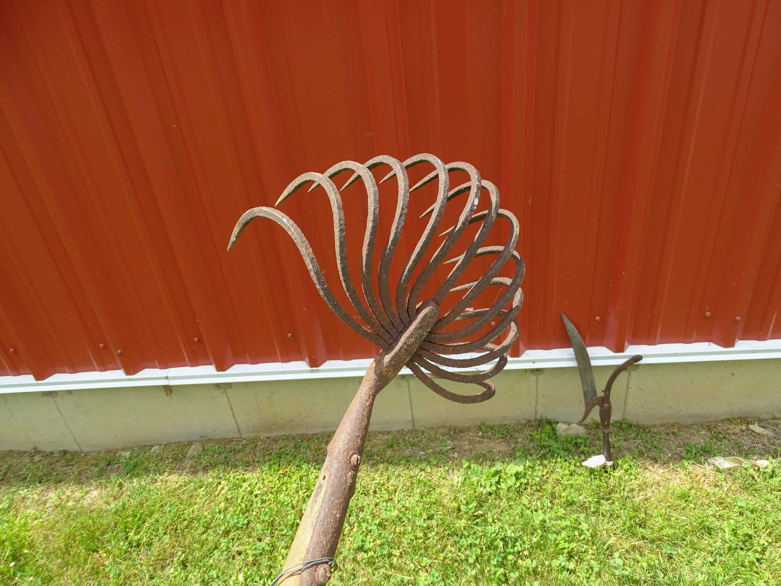Large Grabbing Tool - 4