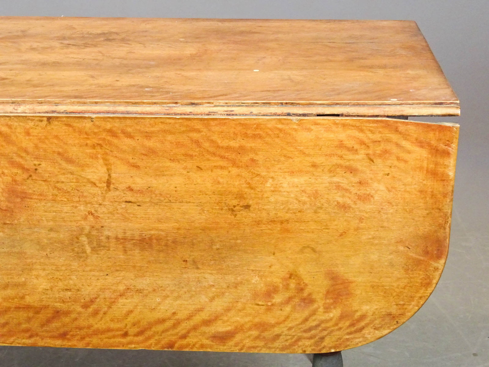 19th c. Sheraton Dropleaf Table - 4