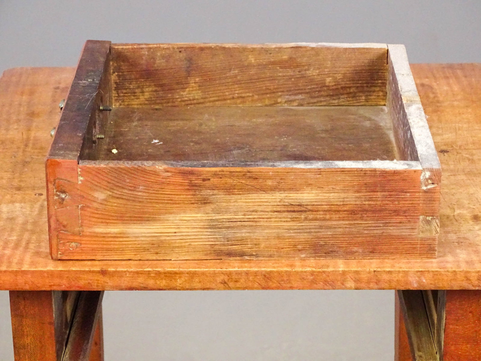 19th c. Stand - 3