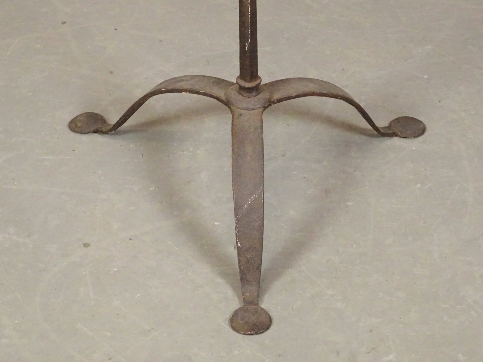 Iron Floor Standard - 2