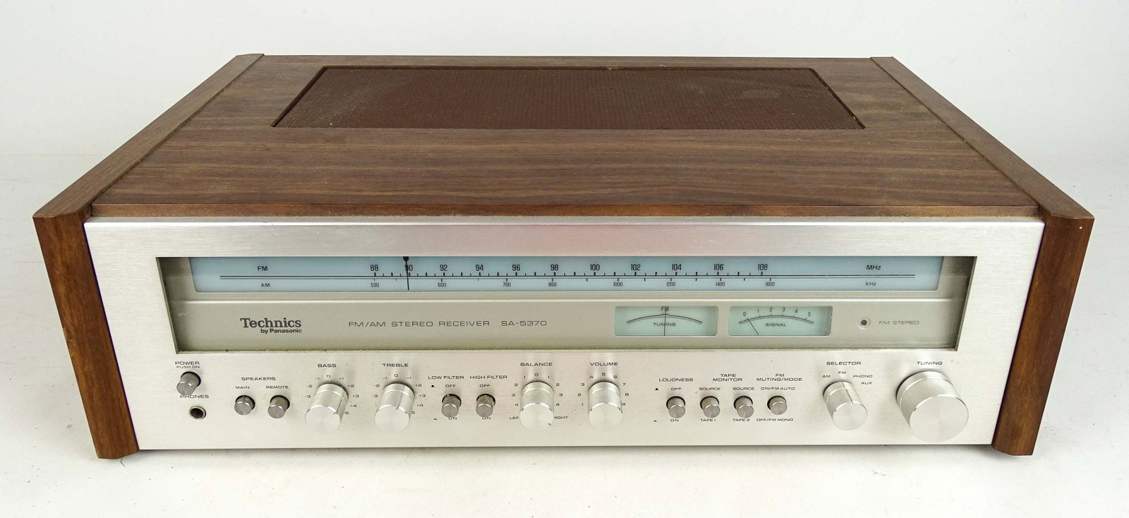Technics Receiver (1 of 6)