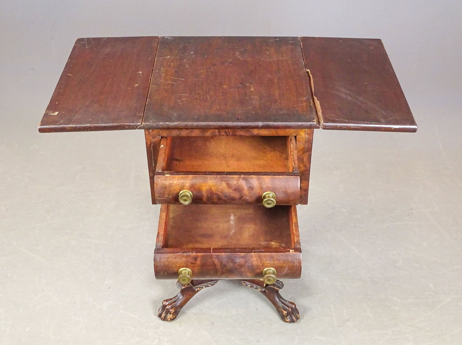 19th c. Dropleaf Table - 2