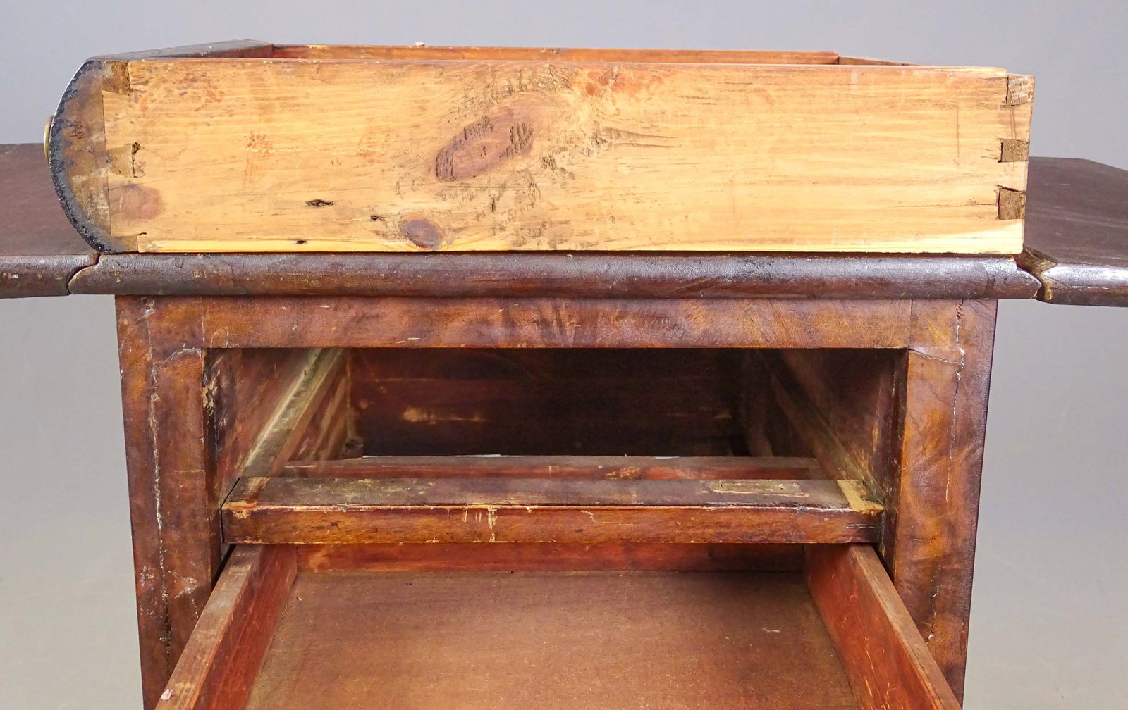 19th c. Dropleaf Table - 4