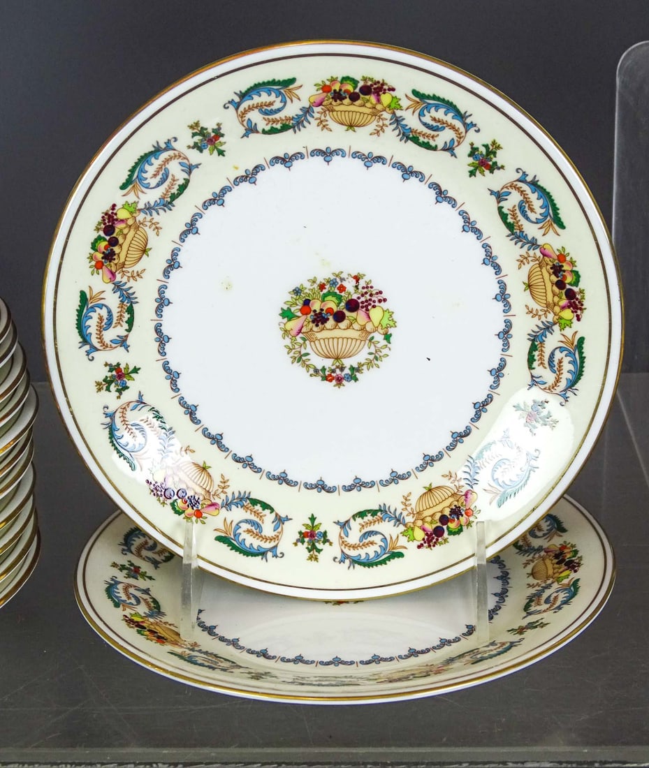 Aynsley Dinner Service - 12