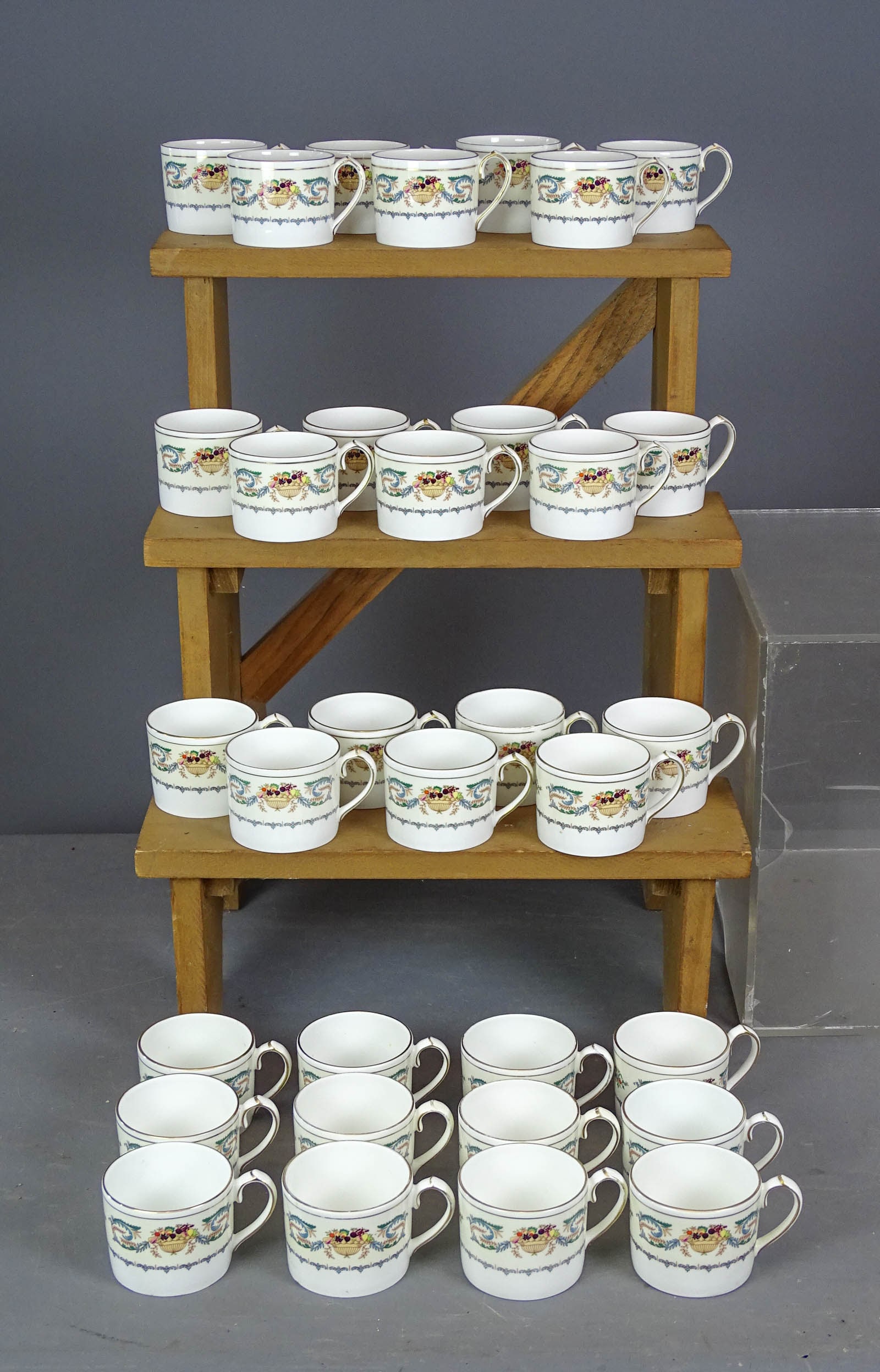 Aynsley Dinner Service - 15