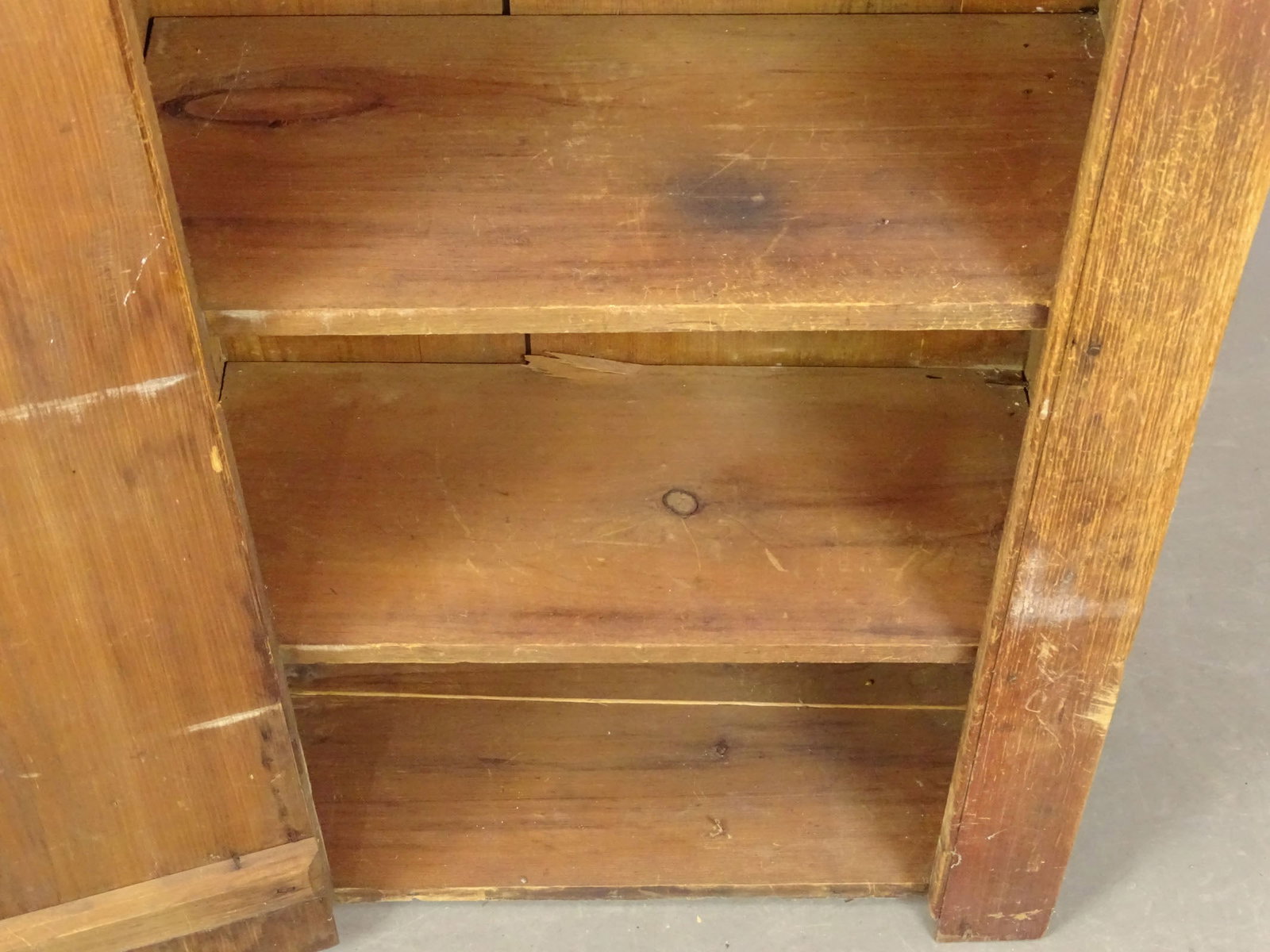 19th c. Single Door Cupboard - 5