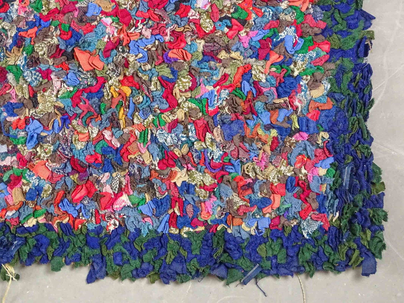 Shaker Confetti Hooked Rug - 2