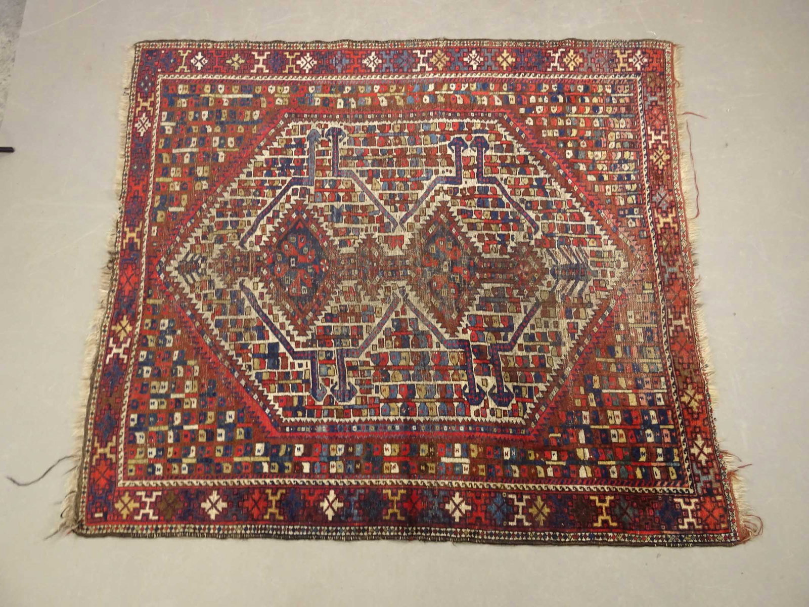 Oriental Rug: Oriental scatter rug. 5' 3" x 6'.