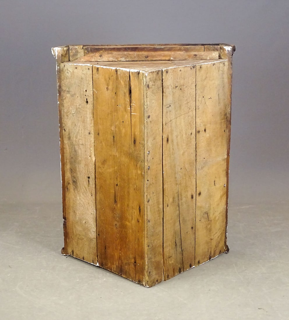 18th c. Hanging Corner Cupboard - 3