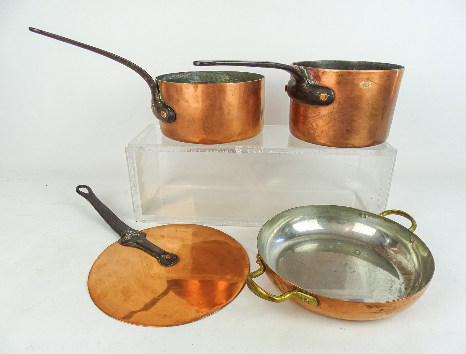 Copper Lot: Lot (4) copper pans. Longest 15" L..