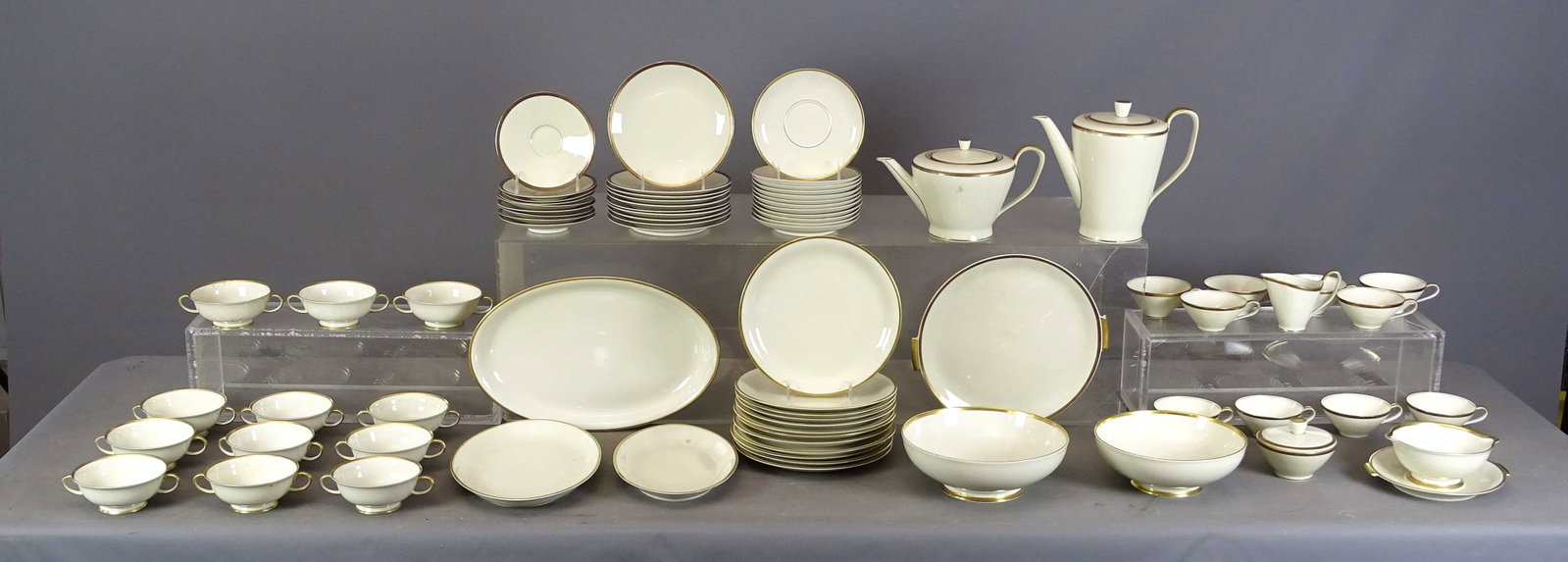 Rosenthal Porcelain Dinner Service (1 of 11)