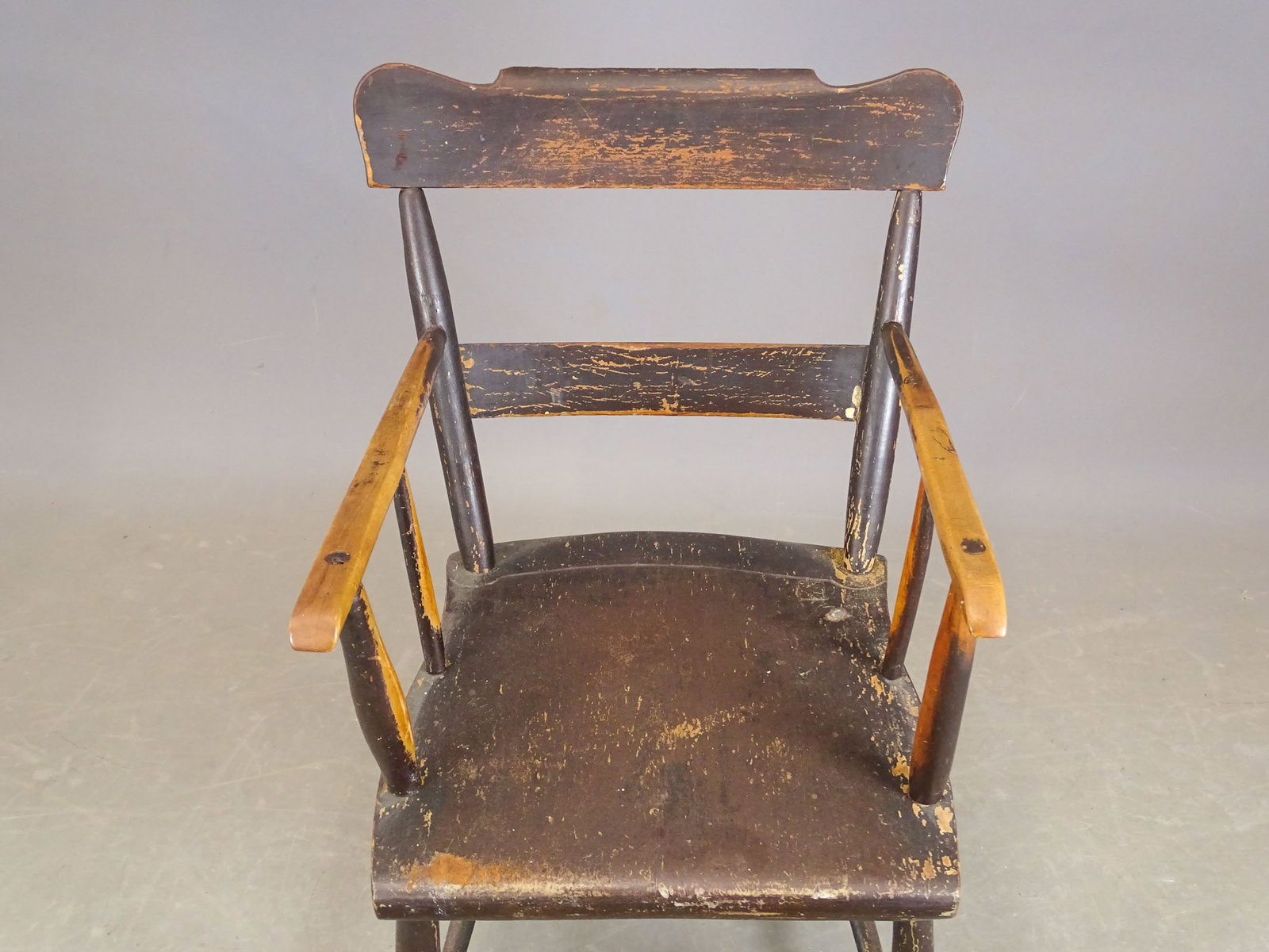19th c. Painted Armchair - 3
