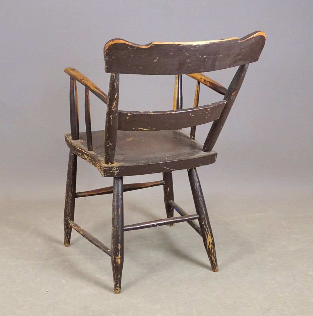 19th c. Painted Armchair - 4