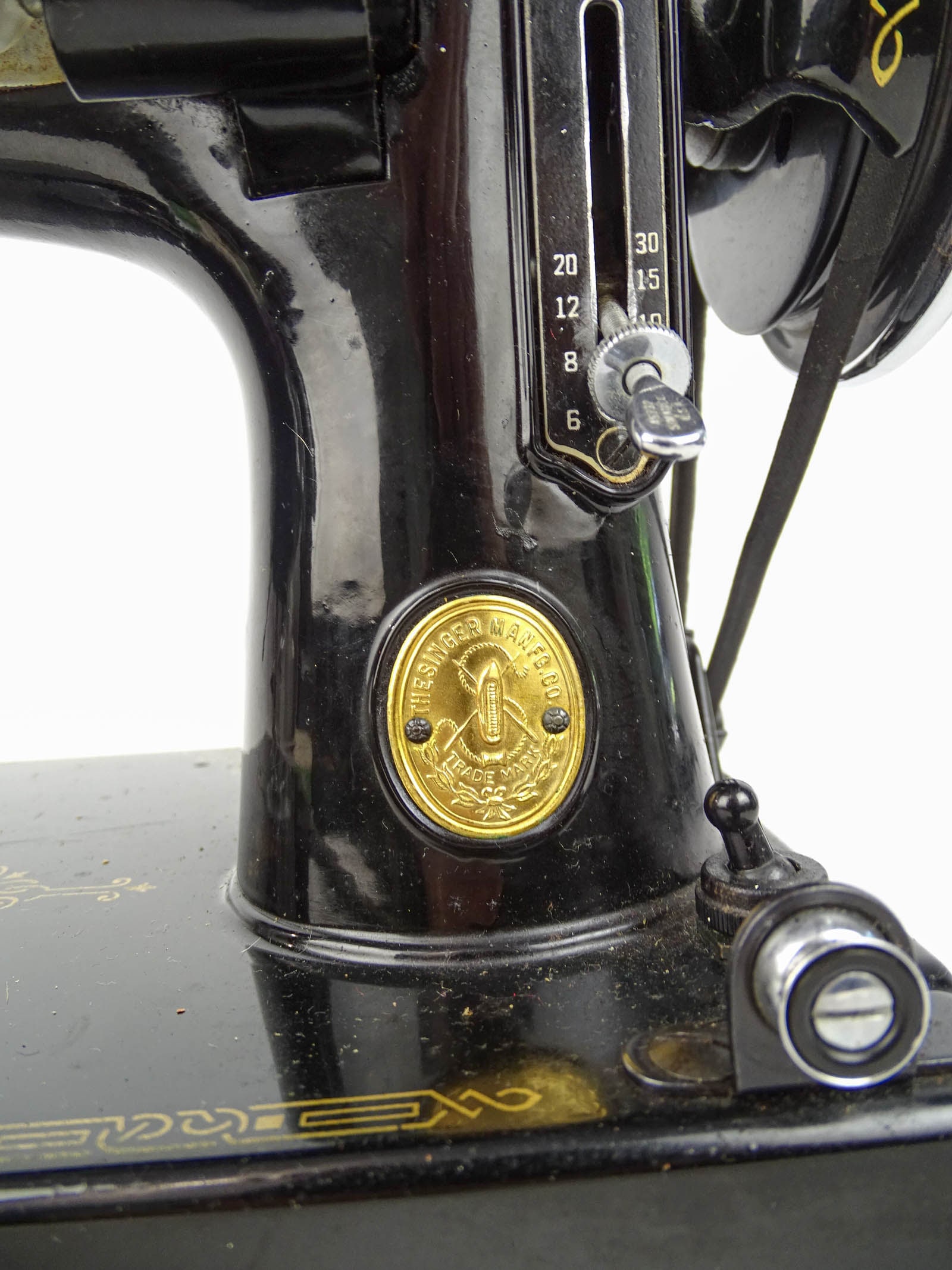 Singer Featherweight Sewing Machine - 4