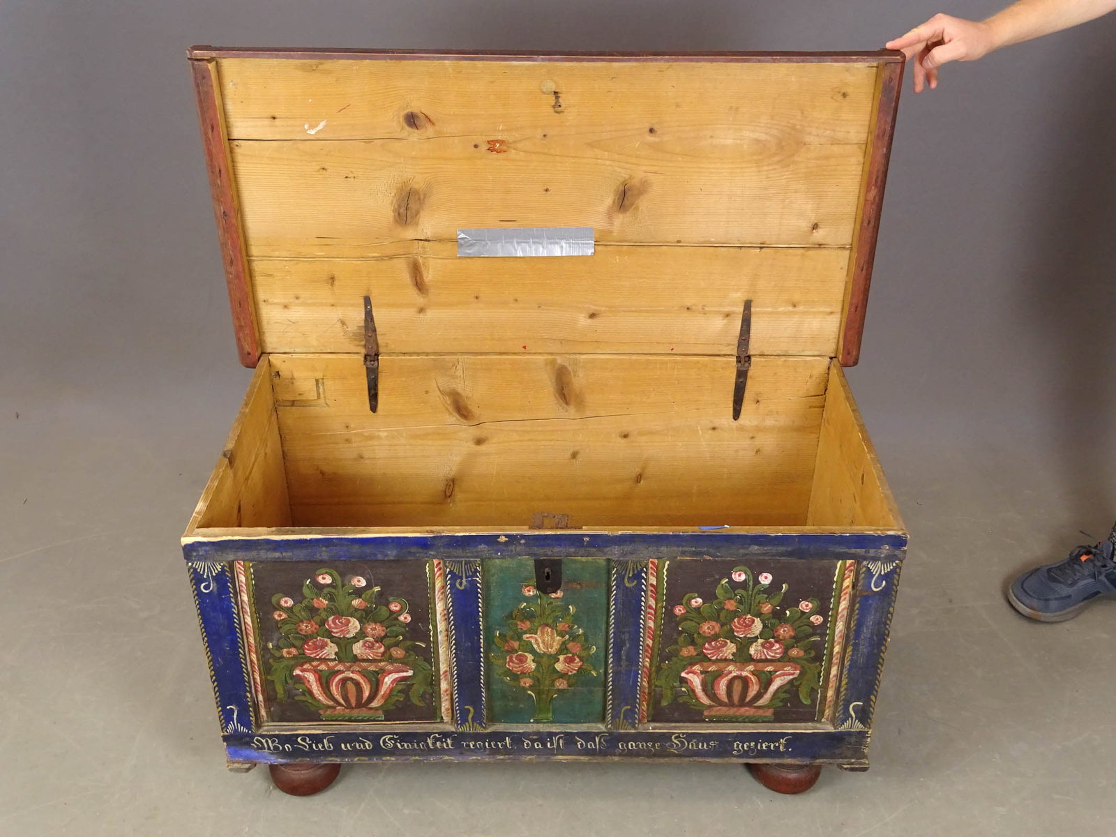 19th c. Continental Blanket Box - 4