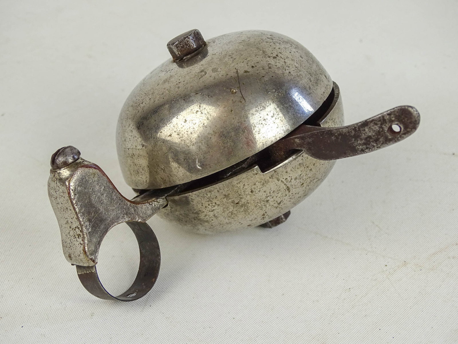 High Wheel Bell: High wheel, hard tire safety bell 1880's / 90's heavy brass 3 1/4 inch diameter - unmarked - nice ring! Good condition. Glenn Eames Collection Burlington Vermont.